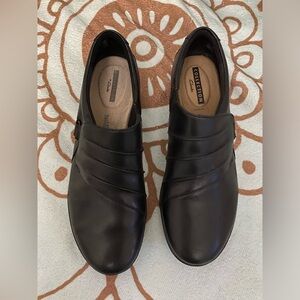 EUC Clark's Everlay Heidi Black Leather Slip-On size 8M